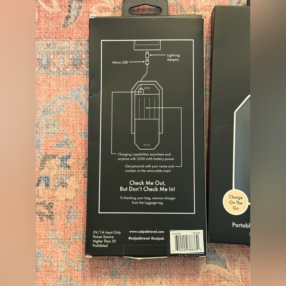 CALPAK Black Charging Luggage Tag - Picture 6 of 9